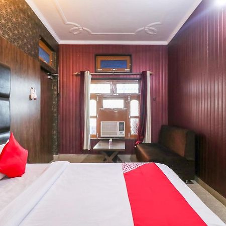 Oyo 6908 Hotel Royal City Āzamgarh Buitenkant foto