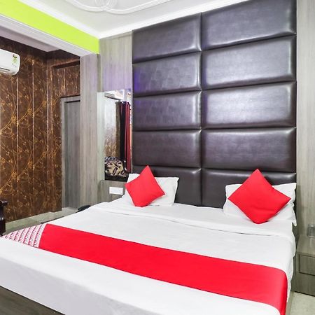 Oyo 6908 Hotel Royal City Āzamgarh Kamer foto