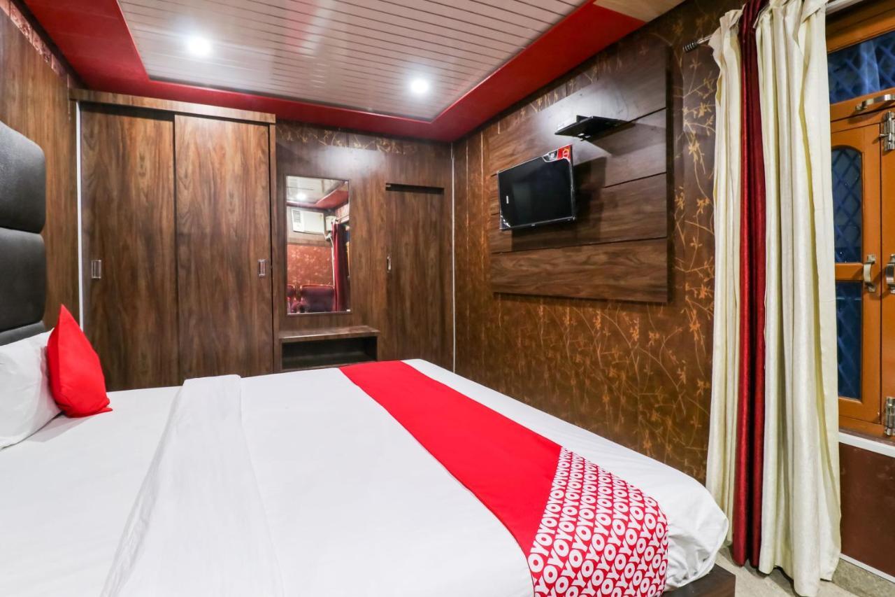 Oyo 6908 Hotel Royal City Āzamgarh Buitenkant foto