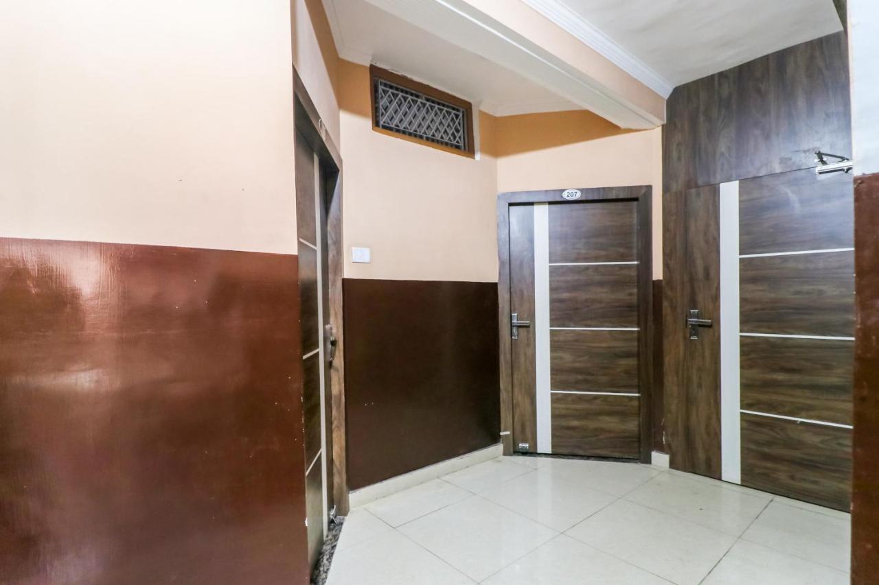 Oyo 6908 Hotel Royal City Āzamgarh Buitenkant foto