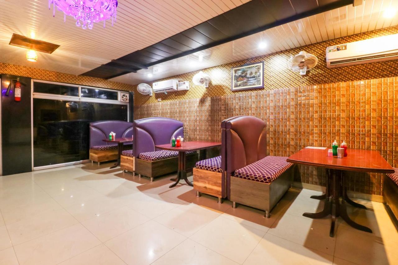 Oyo 6908 Hotel Royal City Āzamgarh Buitenkant foto